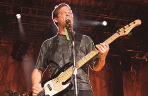 Бывший участник рок группы Metallica выпустил сингл с новой группой